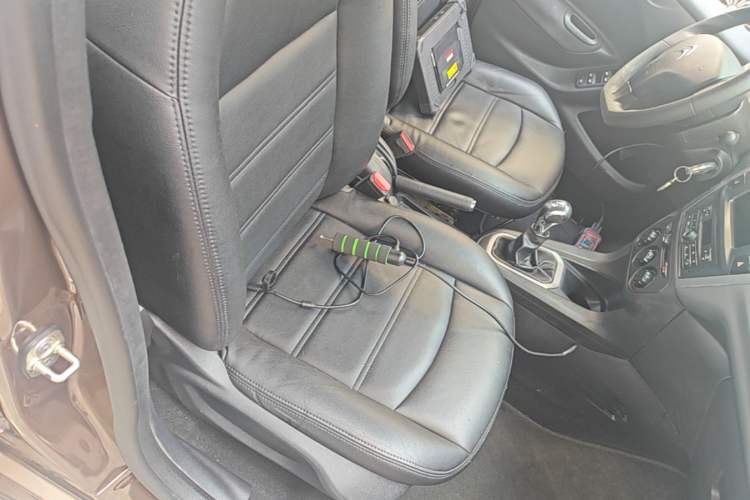 Used Citroen Elysee 2015 Zhishang Edition 1.6L Manual Fashion Model Right Front Seat