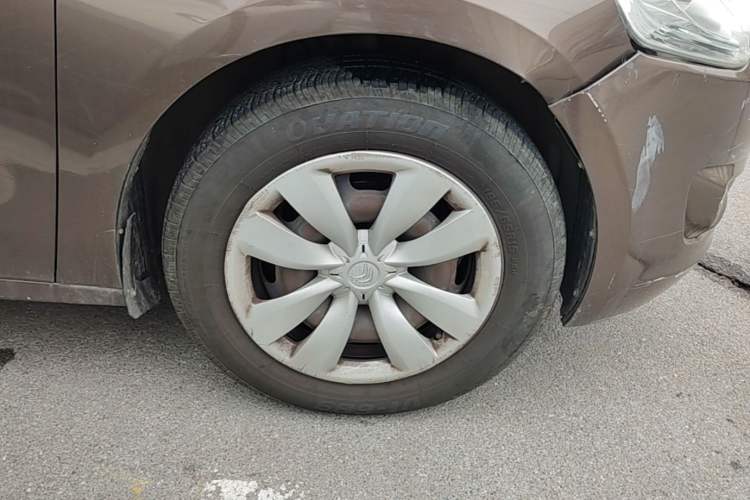 Used Citroen Elysee 2015 Zhishang Edition 1.6L Manual Fashion Model Right Front Wheel Hub