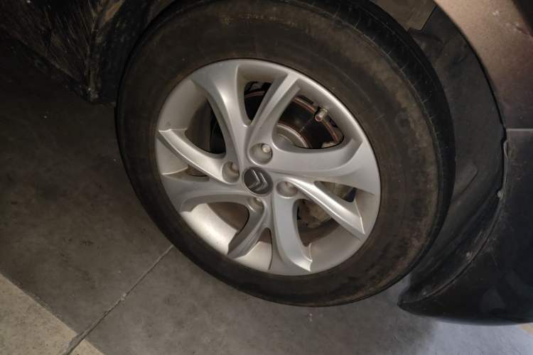Used Citroen Elysee 2015 ZhiShang Edition 1.6L Manual Comfort Model Right Front Wheel Hub