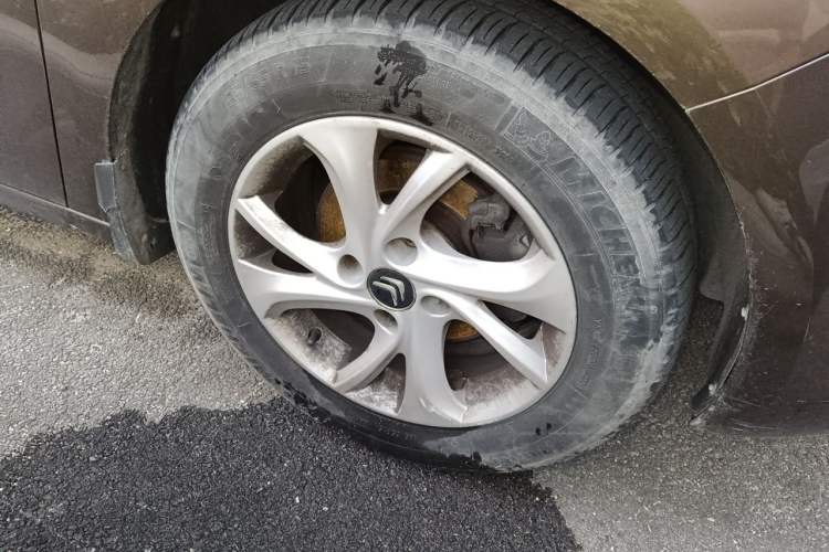 Used Citroen Elysee 2015 Zhishang Edition 1.6L Manual Fashion Model Right Front Wheel Hub