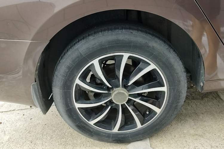Used Citroen Elysee 2015 Zhishang Edition 1.6L Manual Fashion Model Right Rear Wheel Hub