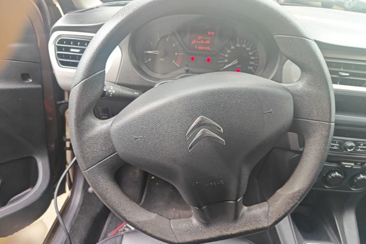 Used Citroen Elysee 2015 Zhishang Edition 1.6L Manual Fashion Model Steering Wheel