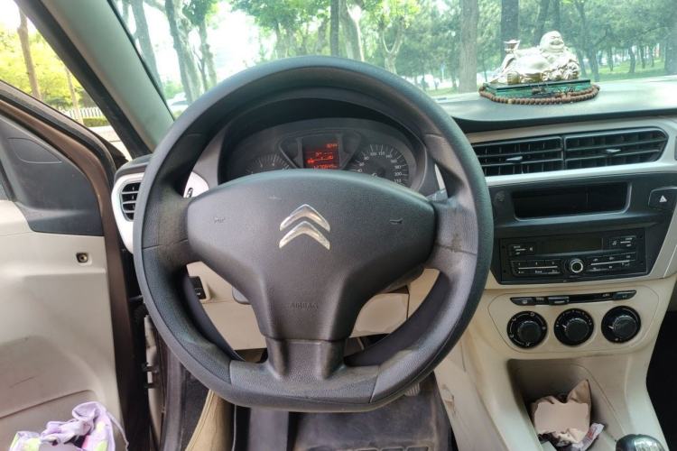 Used Citroen Elysee 2015 Zhishang Edition 1.6L Manual Fashion Model Steering Wheel