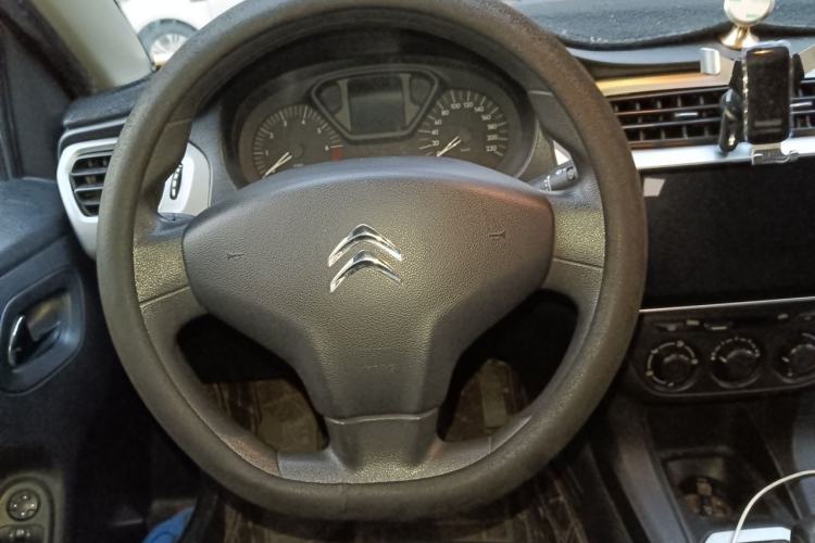Used Citroen Elysee 2015 Zhishang Edition 1.6L Manual Fashion Model Steering Wheel