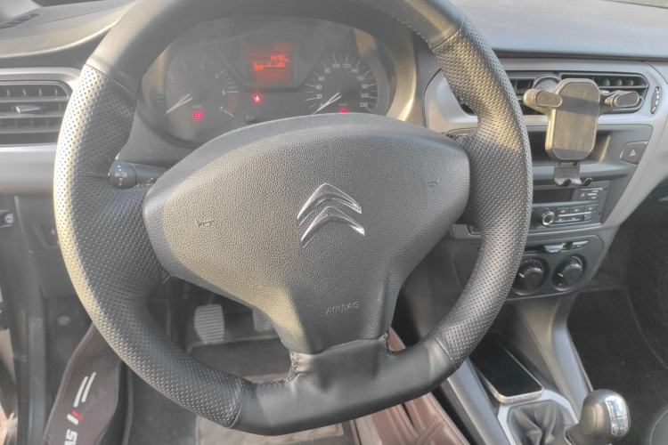 Used Citroen Elysee 2015 Zhishang Edition 1.6L Manual Fashion Model Steering Wheel