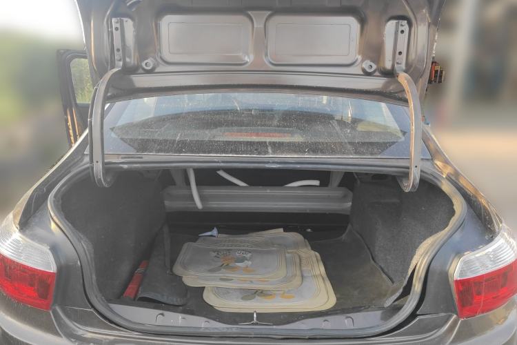 Used Citroen Elysee 2015 Zhishang Edition 1.6L Manual Fashion Model Trunk