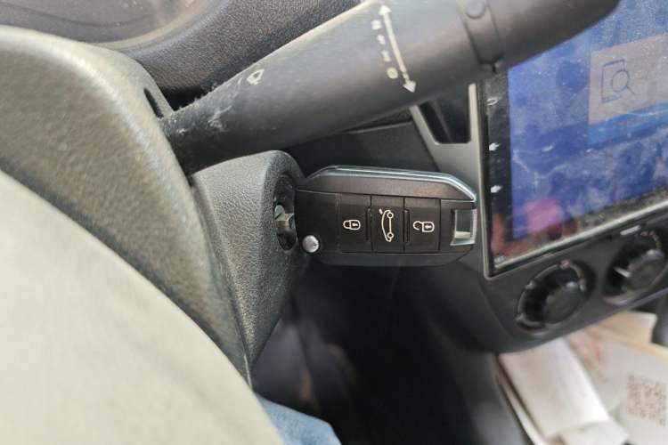 Used Citroen Elysee 2015 Qishang Edition 1.6L Automatic Fashion Model Vehicle Key