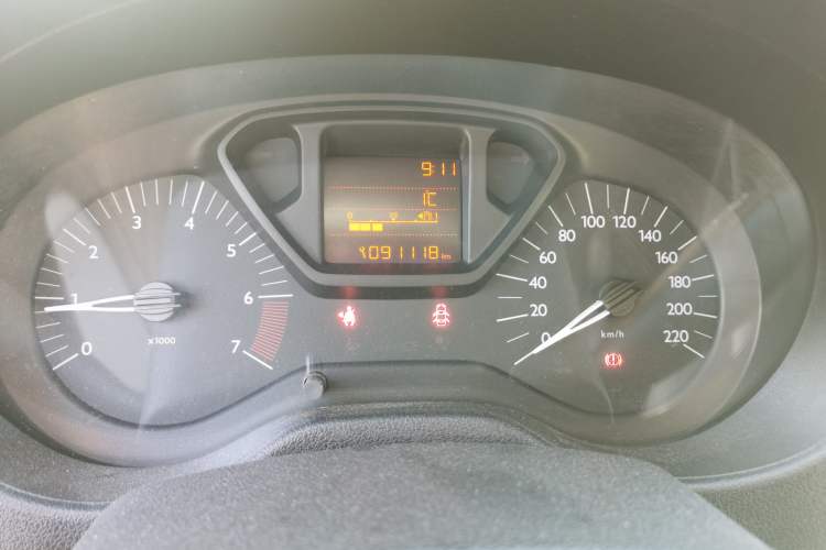 Used Citroen Elysee 2015 Zhishang Edition 1.6L Manual Fashion Model Instrument Cluster