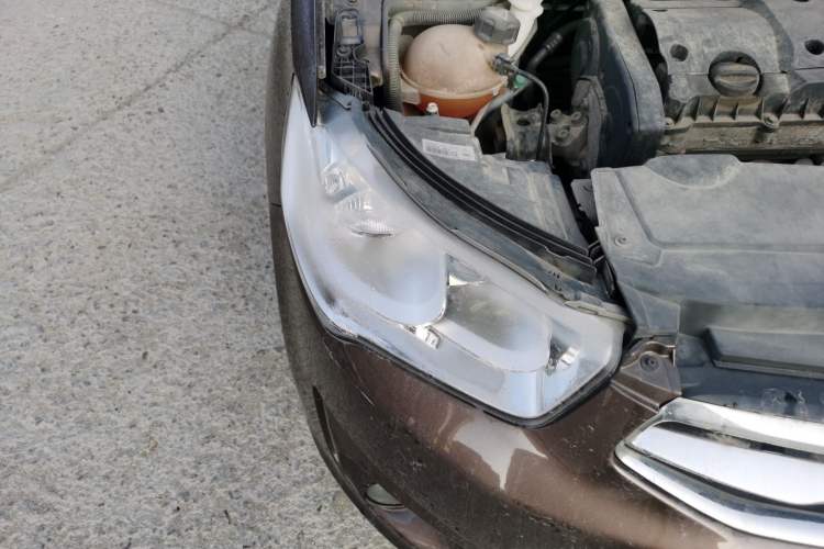Used Citroen Elysee 2015 Zhishang Edition 1.6L Manual Fashion Model Right Front Headlight