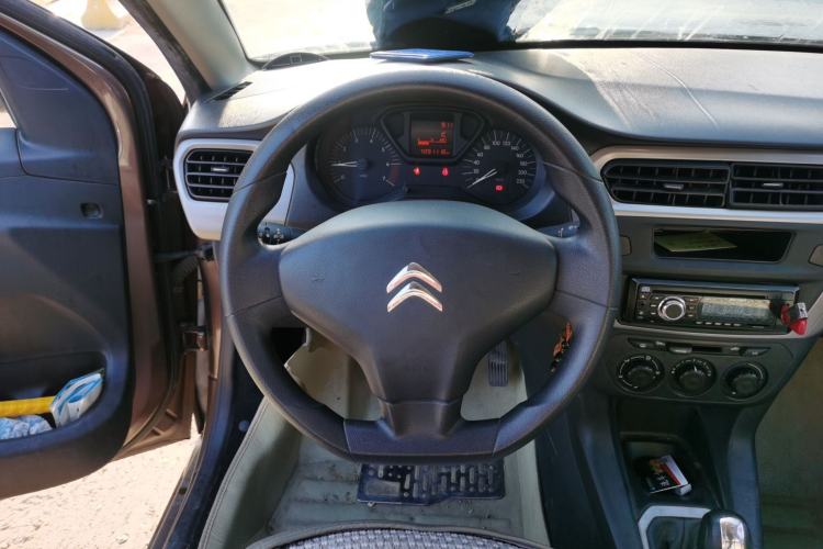 Used Citroen Elysee 2015 Zhishang Edition 1.6L Manual Fashion Model Steering Wheel