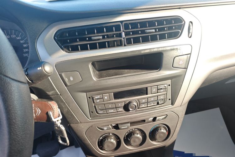 Used Citroen Elysee 2015 Qishang Edition 1.6L Automatic Fashion Model Audio And AC Panel