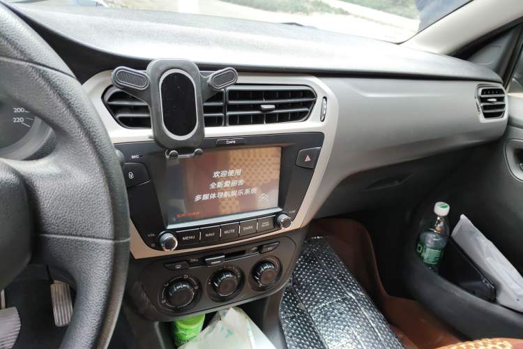 Used Citroen Elysee 2015 Zhishang Edition 1.6L Manual Fashion Model Audio And AC Panel