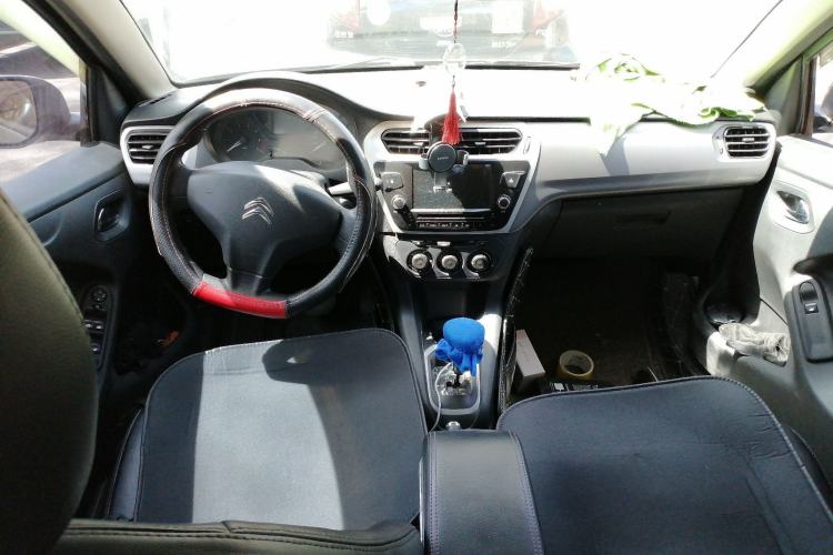 Used Citroen Elysee 2015 Qishang Edition 1.6L Automatic Fashion Model Center Console