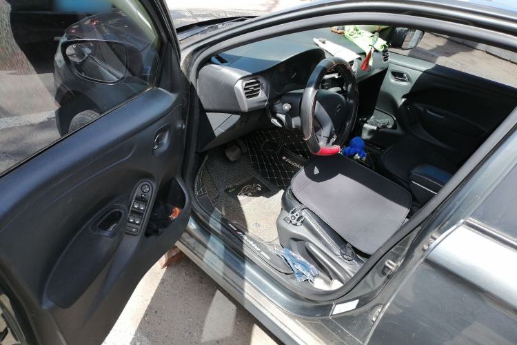 Used Citroen Elysee 2015 Qishang Edition 1.6L Automatic Fashion Model Driver Seat