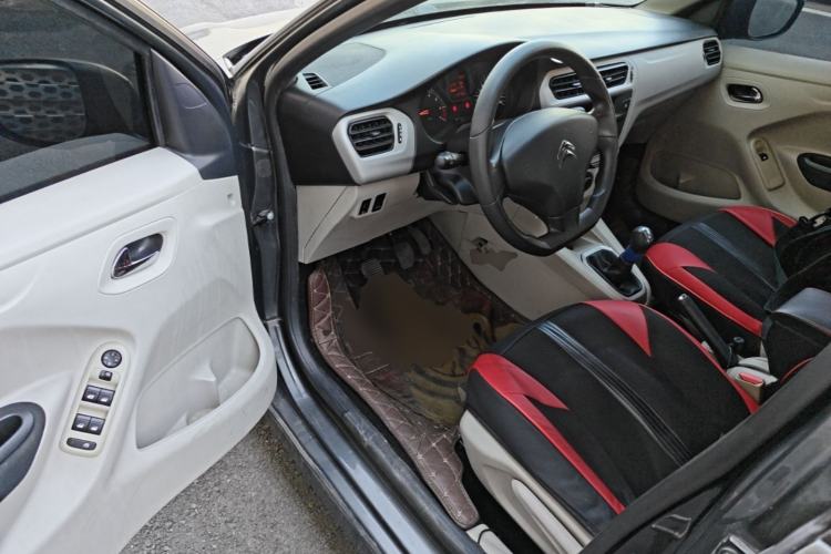 Used Citroen Elysee 2015 Zhishang Edition 1.6L Manual Fashion Model Driver Seat