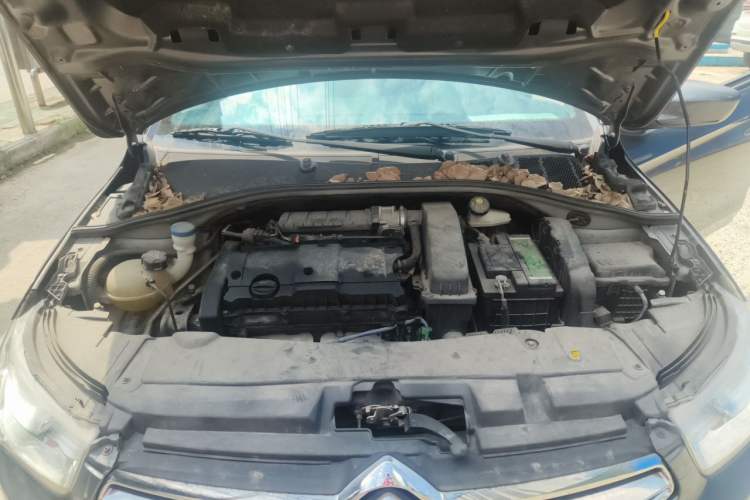 Used Citroen Elysee 2015 Zhishang Edition 1.6L Manual Fashion Model Engine Bay
