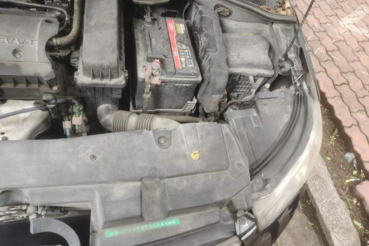 Used Citroen Elysee 2015 Zhishang Edition 1.6L Manual Fashion Model Engine Bay Left
