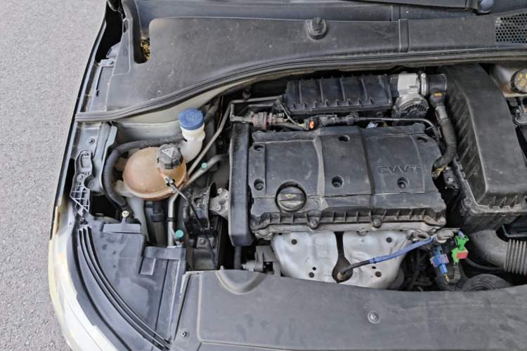Used Citroen Elysee 2015 Zhishang Edition 1.6L Manual Fashion Model Engine Bay Right