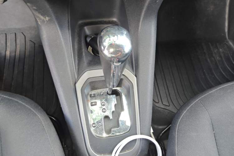 Used Citroen Elysee 2015 Qishang Edition 1.6L Automatic Fashion Model Gear Lever