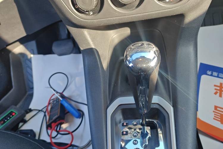 Used Citroen Elysee 2015 Qishang Edition 1.6L Automatic Fashion Model Gear Lever