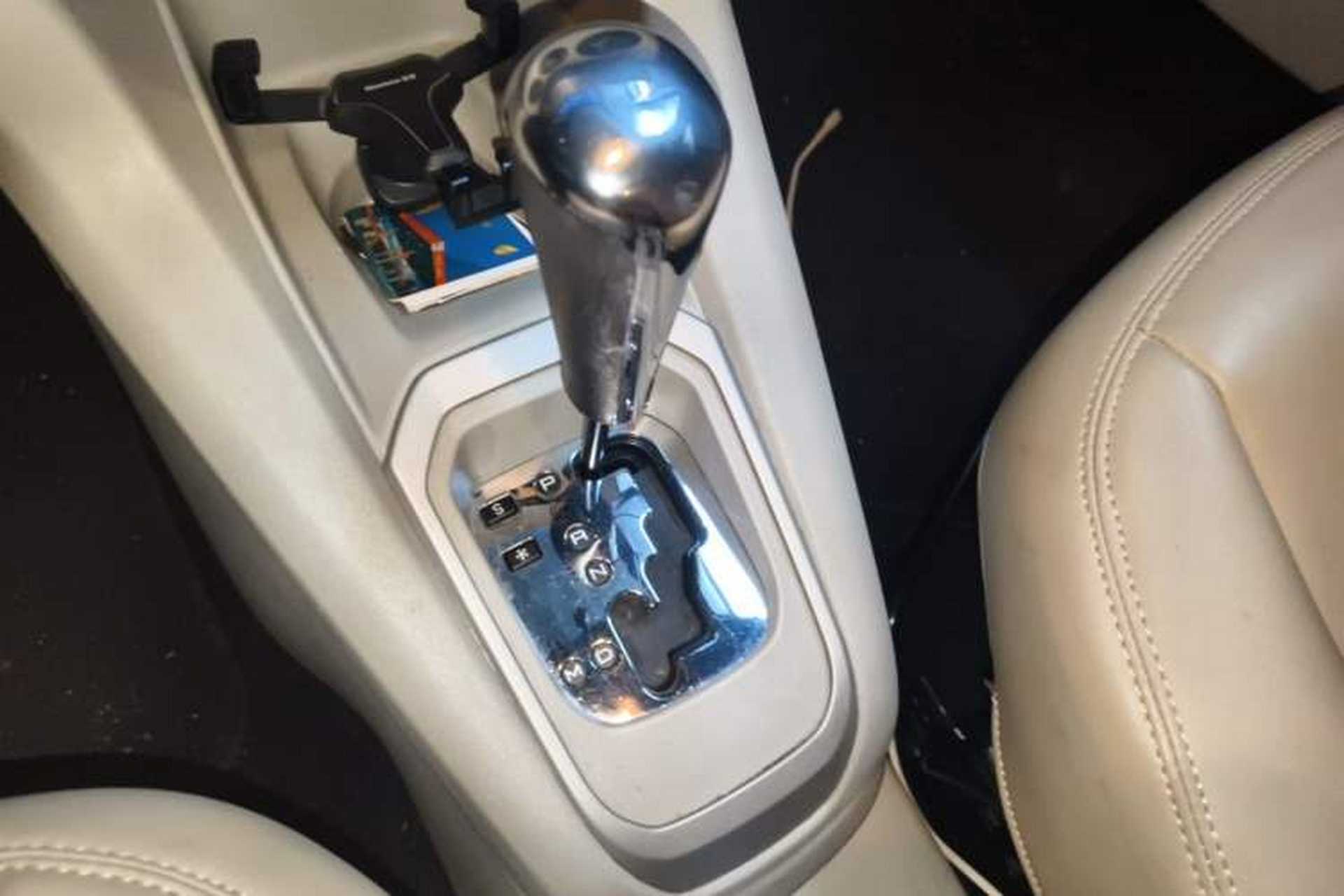 Used Citroen Elysee 2015 Qishang Edition 1.6L Automatic Fashion Model Gear Lever