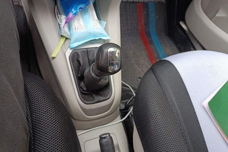 Used Citroen Elysee 2015 Zhishang Edition 1.6L Manual Fashion Model Gear Lever