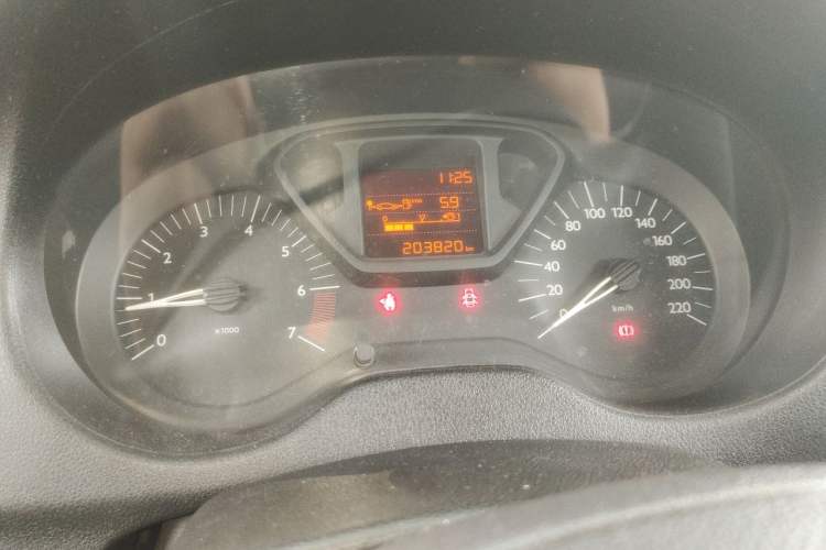 Used Citroen Elysee 2015 Zhishang Edition 1.6L Manual Fashion Model Instrument Cluster