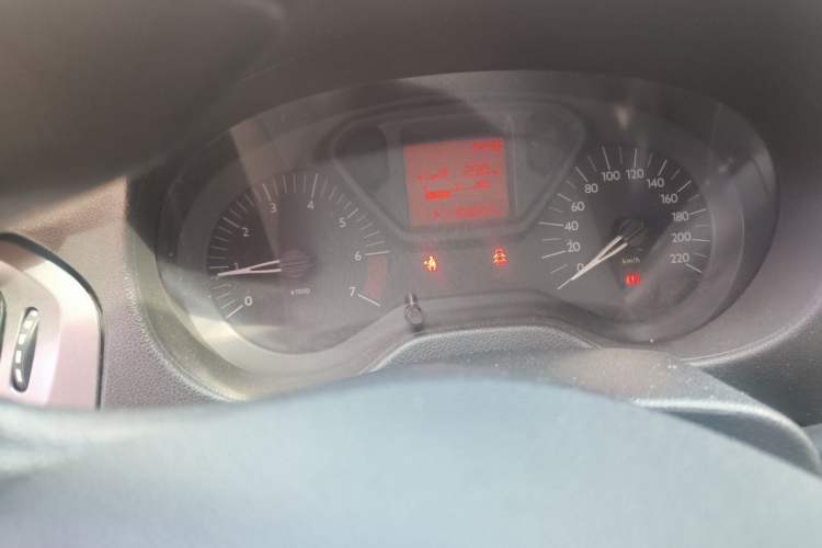 Used Citroen Elysee 2015 Zhishang Edition 1.6L Manual Fashion Model Instrument Cluster