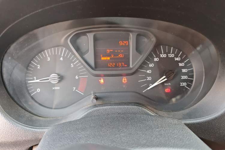 Used Citroen Elysee 2015 Zhishang Edition 1.6L Manual Fashion Model Instrument Cluster