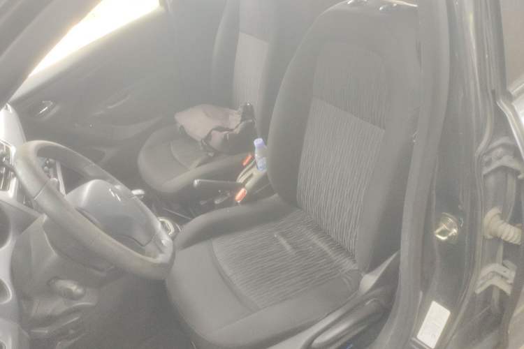 Used Citroen Elysee 2015 Zhishang Edition 1.6L Manual Fashion Model Left Front Seat