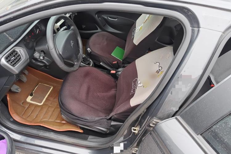 Used Citroen Elysee 2015 Zhishang Edition 1.6L Manual Fashion Model Left Front Seat