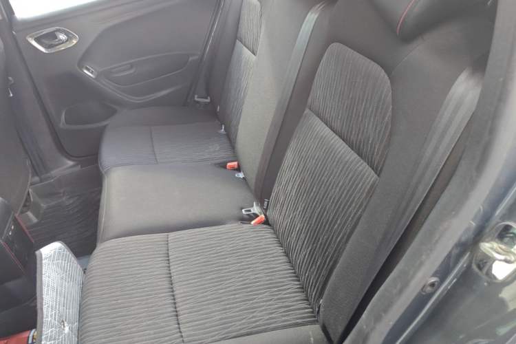 Used Citroen Elysee 2015 Qishang Edition 1.6L Automatic Fashion Model Left Rear Seat