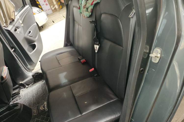 Used Citroen Elysee 2015 Zhishang Edition 1.6L Manual Fashion Model Left Rear Seat