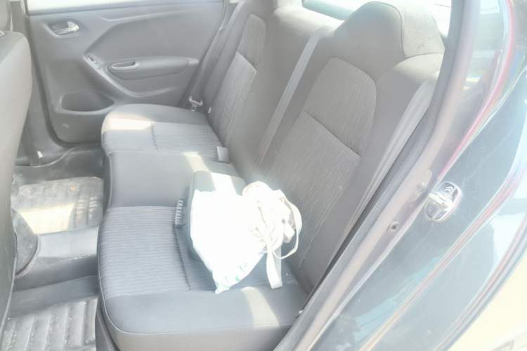 Used Citroen Elysee 2015 Zhishang Edition 1.6L Manual Fashion Model Left Rear Seat