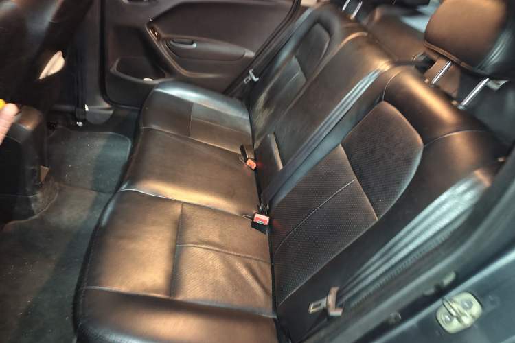 Used Citroen Elysee 2015 ZhiShang Edition 1.6L Automatic Comfort Version Left Rear Seat