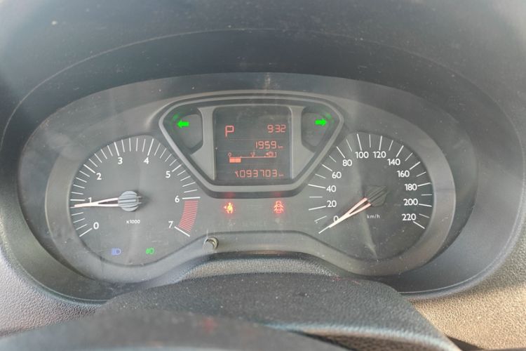 Used Citroen Elysee 2015 Qishang Edition 1.6L Automatic Fashion Model Odometer Close Up