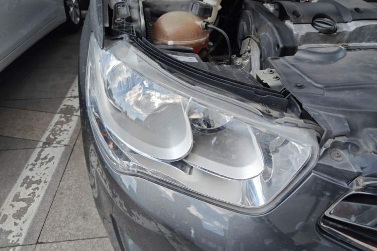 Used Citroen Elysee 2015 Qishang Edition 1.6L Automatic Fashion Model Right Front Headlight