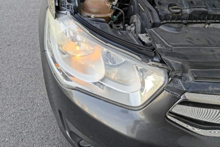 Used Citroen Elysee 2015 Zhishang Edition 1.6L Manual Fashion Model Right Front Headlight
