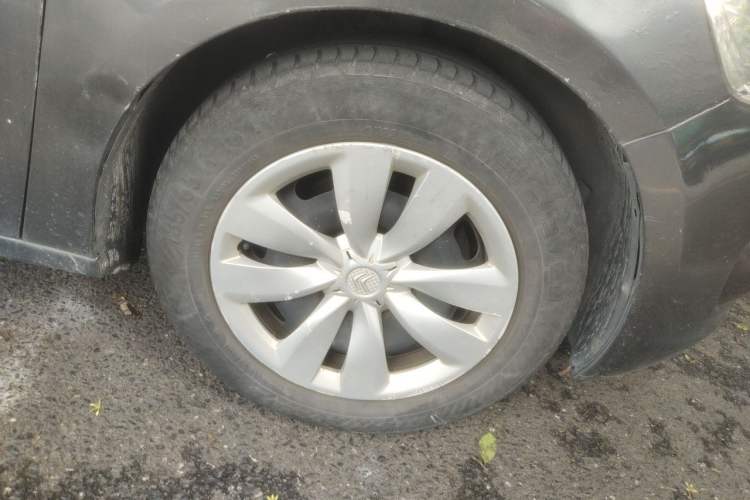 Used Citroen Elysee 2015 Zhishang Edition 1.6L Manual Fashion Model Right Front Wheel Hub