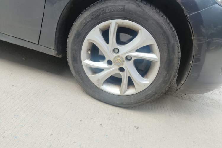 Used Citroen Elysee 2015 Zhishang Edition 1.6L Manual Fashion Model Right Front Wheel Hub