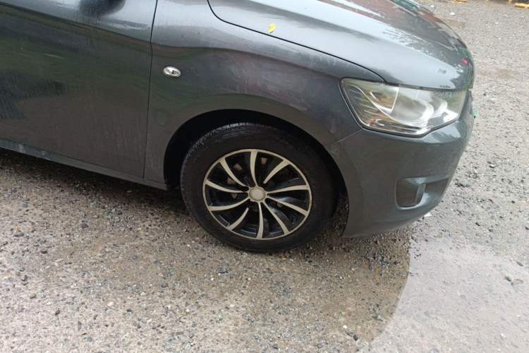 Used Citroen Elysee 2015 Zhishang Edition 1.6L Manual Fashion Model Right Front Wheel Hub