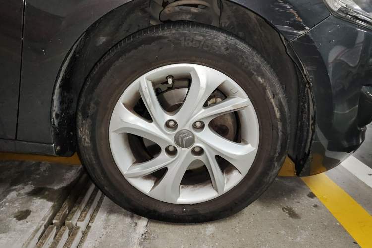 Used Citroen Elysee 2015 ZhiShang Edition 1.6L Automatic Comfort Version Right Front Wheel Hub