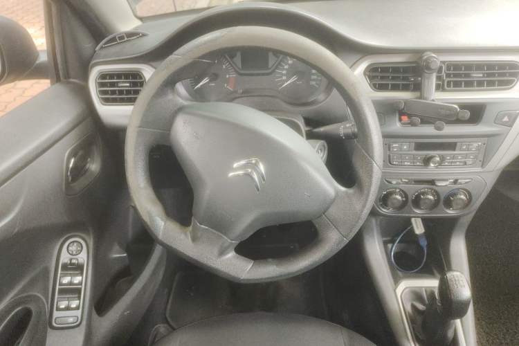 Used Citroen Elysee 2015 Zhishang Edition 1.6L Manual Fashion Model Steering Wheel