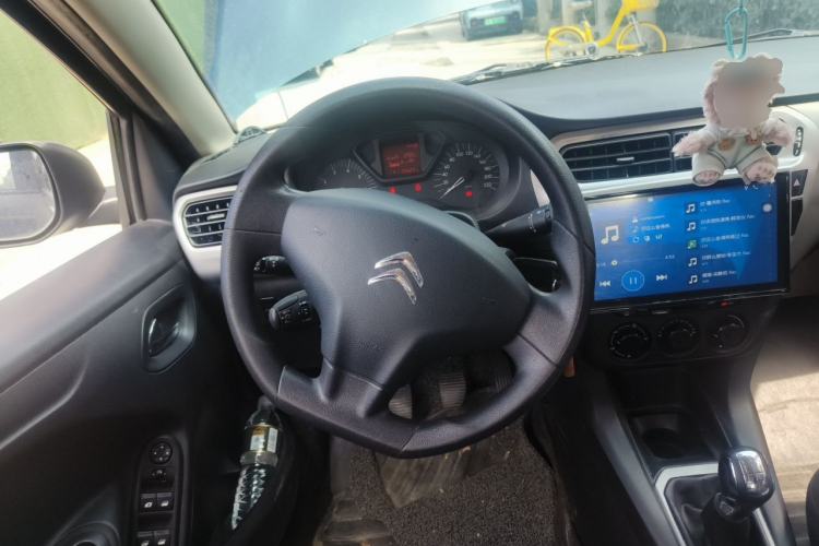 Used Citroen Elysee 2015 Zhishang Edition 1.6L Manual Fashion Model Steering Wheel