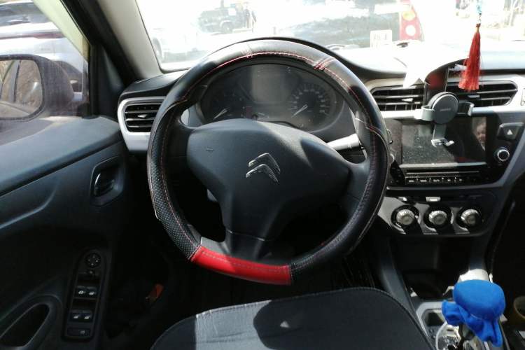 Used Citroen Elysee 2015 Qishang Edition 1.6L Automatic Fashion Model Steering Wheel