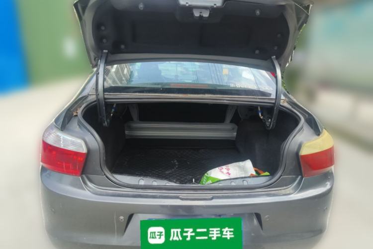 Used Citroen Elysee 2015 Zhishang Edition 1.6L Manual Fashion Model Trunk