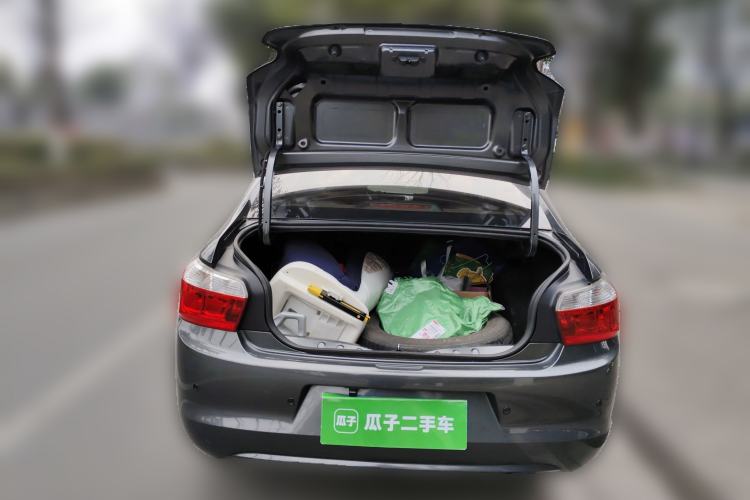 Used Citroen Elysee 2015 Zhishang Edition 1.6L Manual Fashion Model Trunk