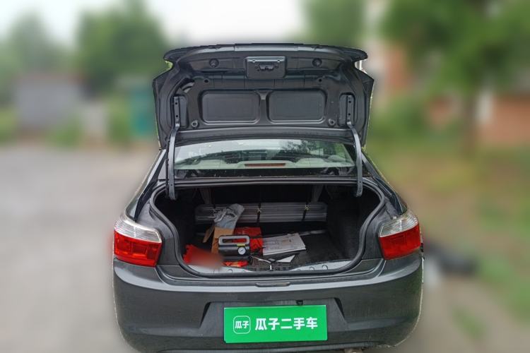Used Citroen Elysee 2015 Zhishang Edition 1.6L Manual Fashion Model Trunk