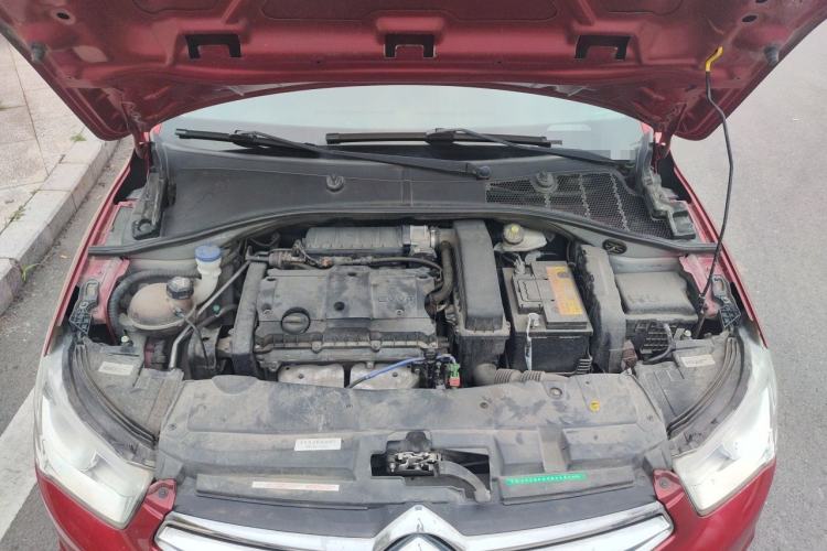 Used Citroen Elysee 2015 Zhishang Edition 1.6L Manual Fashion Model Engine Bay