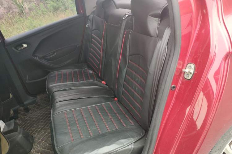 Used Citroen Elysee 2015 Zhishang Edition 1.6L Manual Fashion Model Left Rear Seat